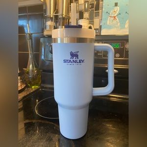 Stanley 40 oz tumbler. Color Cornflower.
